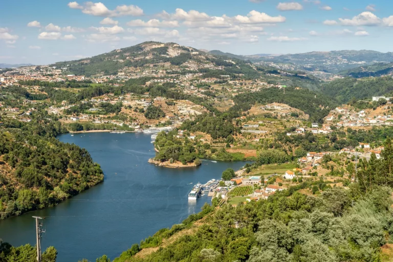 Cykel på de fredfyldte stier i Douro-dalen